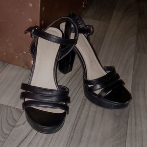 Chinese Laundry Pumps